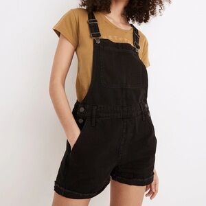 MADEWELL Women’s Adirondack Short Overalls in Washed Black